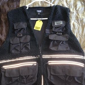 Brand new Chinatown Market Vest size Large in men